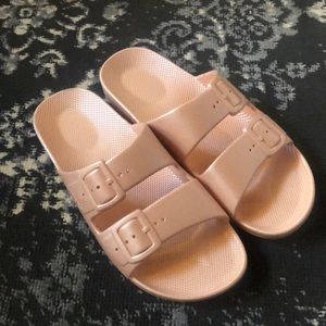 Freedom Moses Darling two band slides 9/10